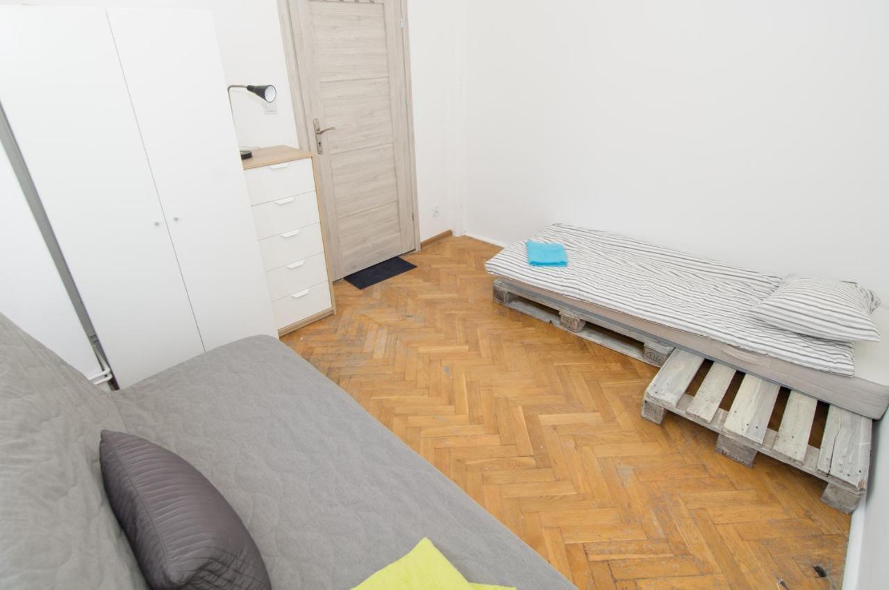 Uwh Hostel Гданськ Екстер'єр фото